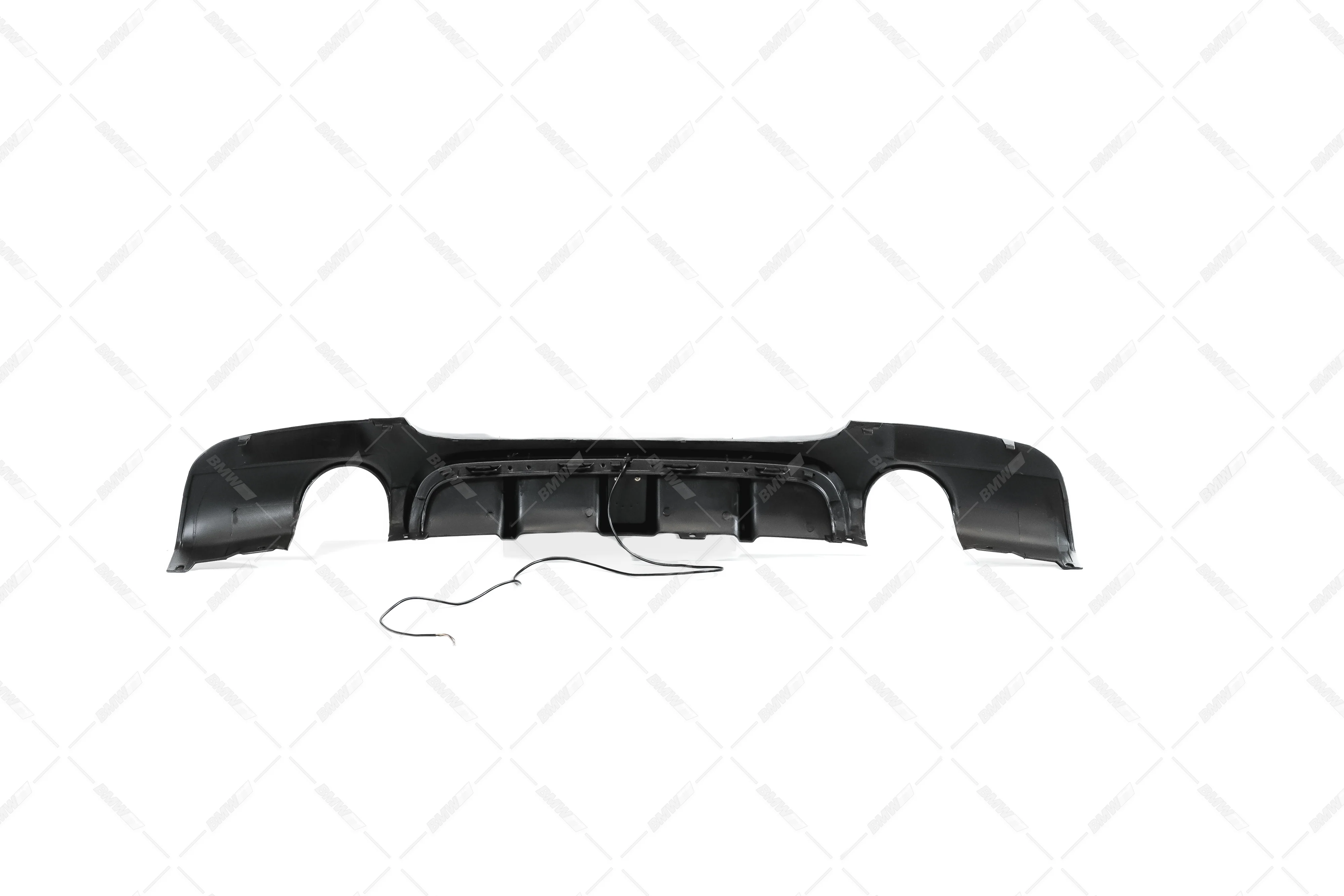 BMW E90 E91 05-13 M-Performance takapuskurin diffuusori jarruvalolla kiiltävän musta - Image 6