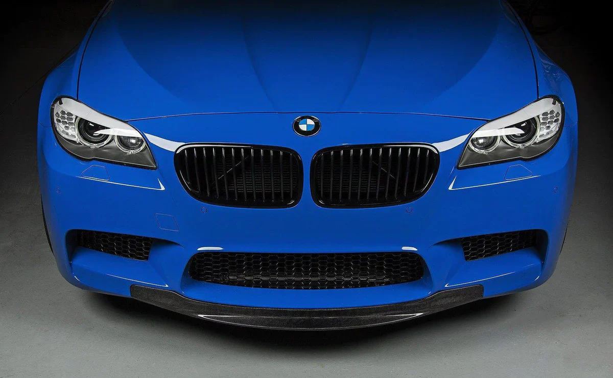 BMW F10 F11, single kiiltävän mustat munuaiset - Image 5